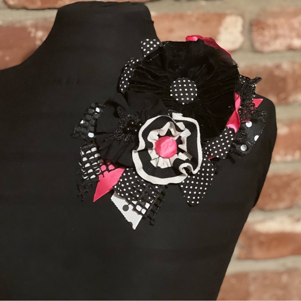 SOLD Custom Made Flower Pins - Picture 2 of 8